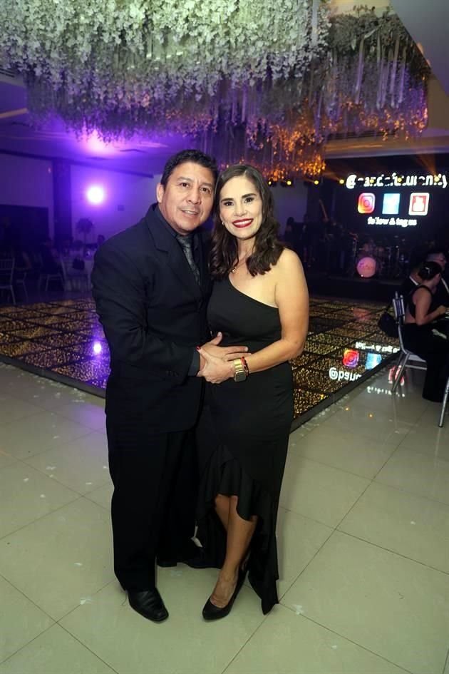 Carlos Gómez y Brenda Fernández