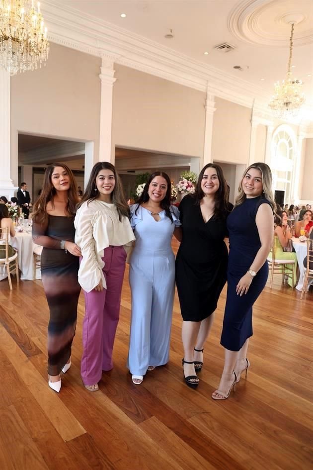 Marely Vázquez, Brenda Carrizales, Abril Pérez, Reyna Pérez e Isabel Rivera