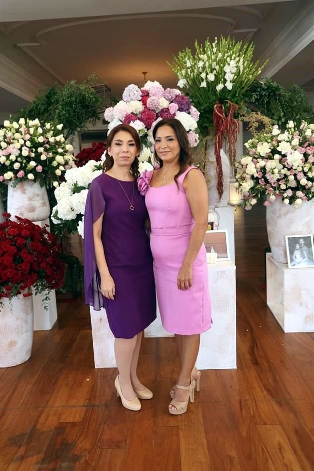 Teresita Gómez de la Garza y Clara Sánchez de Hernández