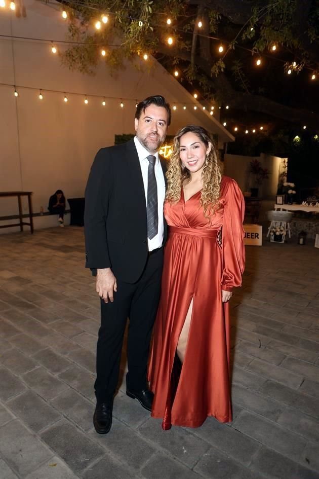 Javier Villarreal y Karina  Ramos