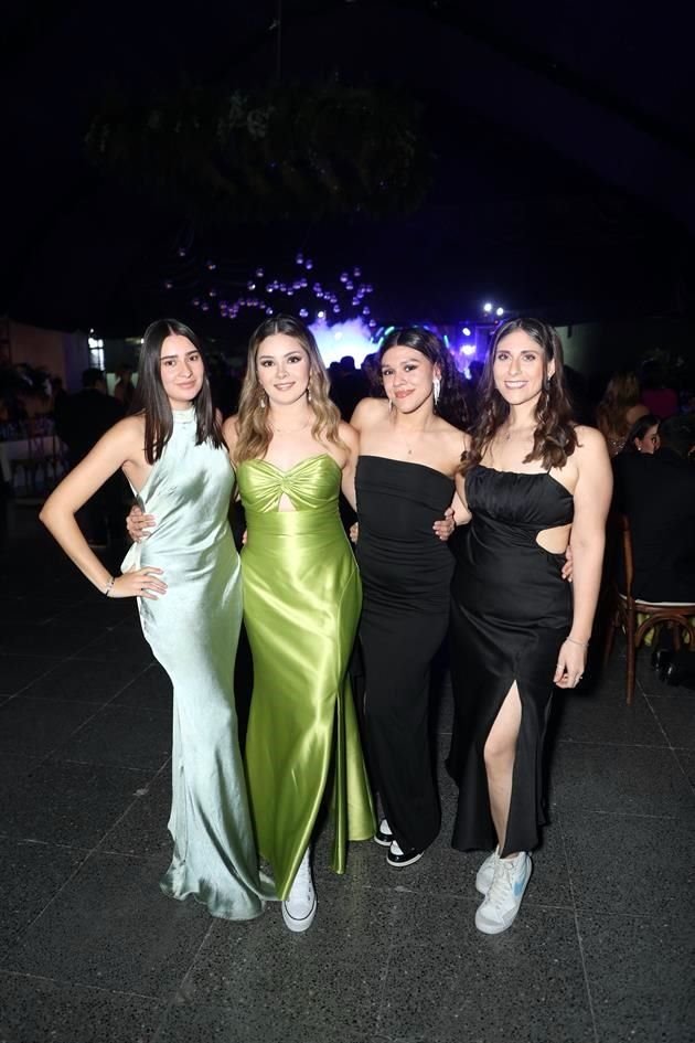 Isabela Morales, Valeria Acevedo, Valeria Flores y Karina Vázquez