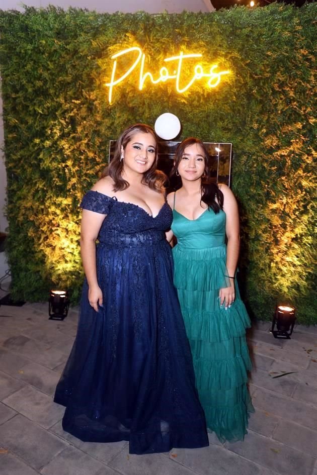 Nicole Arzola y Alison Arzola