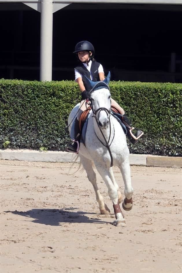 María Fernanda Gómez, montando a 'Olaf'