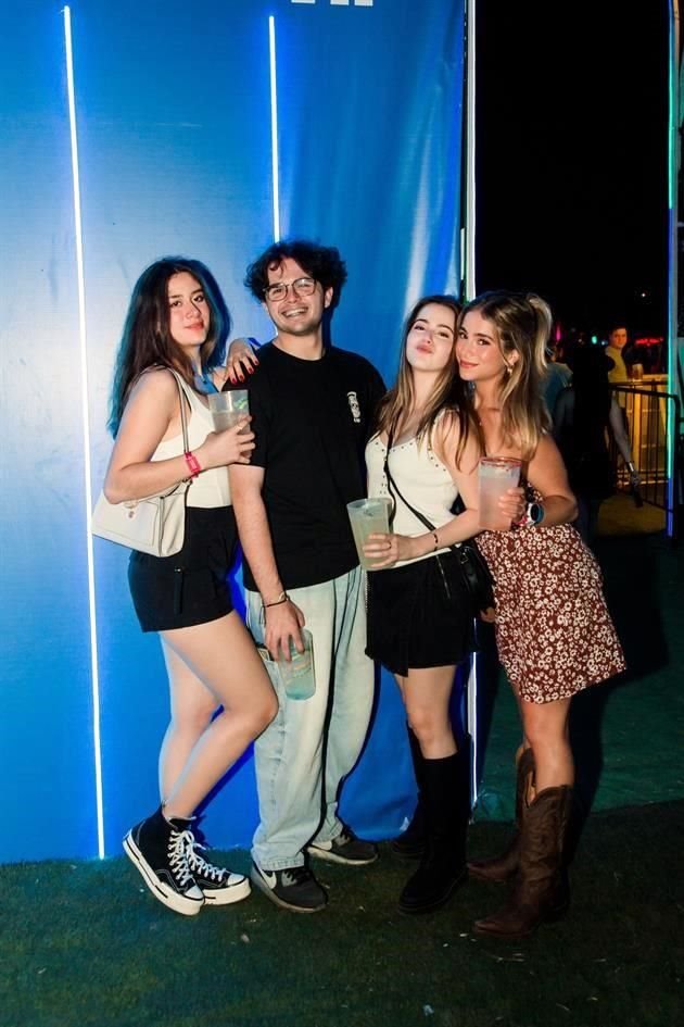 Cielo Castillo, Javier Esteban, Paola Medina y Mimi More