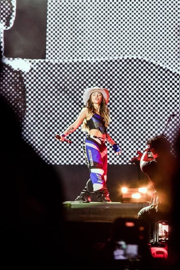 Nicki Nicole