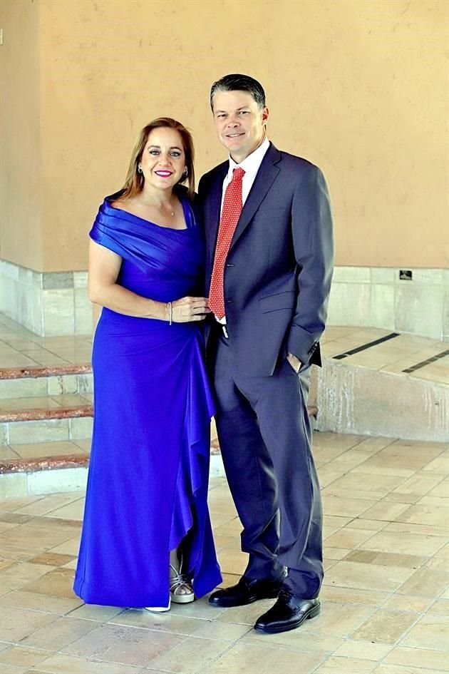 Elisa Armendáiz de Martínez y Américo Martínez
