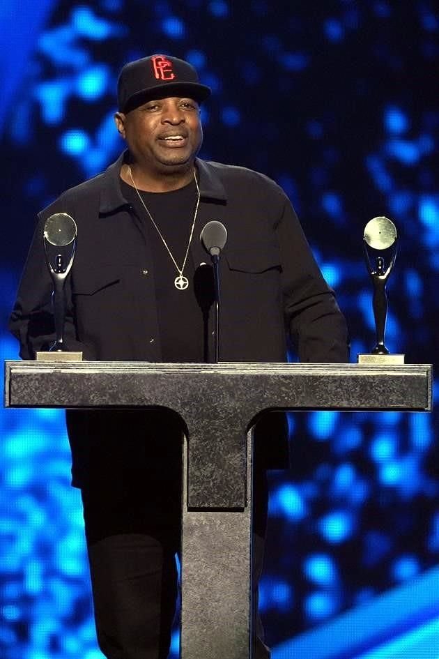 Chuck D dirigió unas palabras en la 39 Ceremonia Anual de la introducción al Salón de la Fama Rock & Roll Hall.