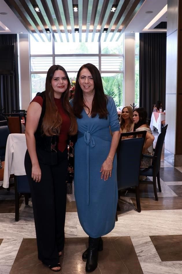 Andrea Hernández y Mary Cantú