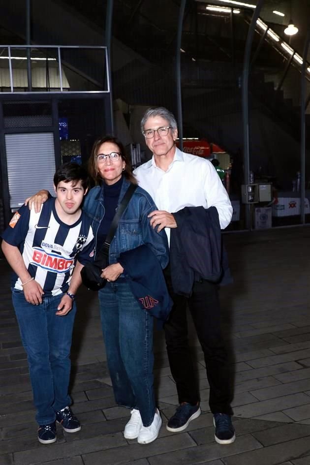 Juan Pablo Herrera, Ana Padilla de Herrera y Jesús Herrera