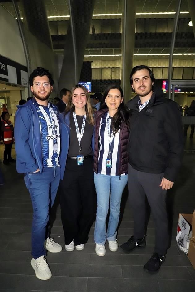 Carlos Santos, Valeria Leal, Martha Santos y Gabriel Ortiz