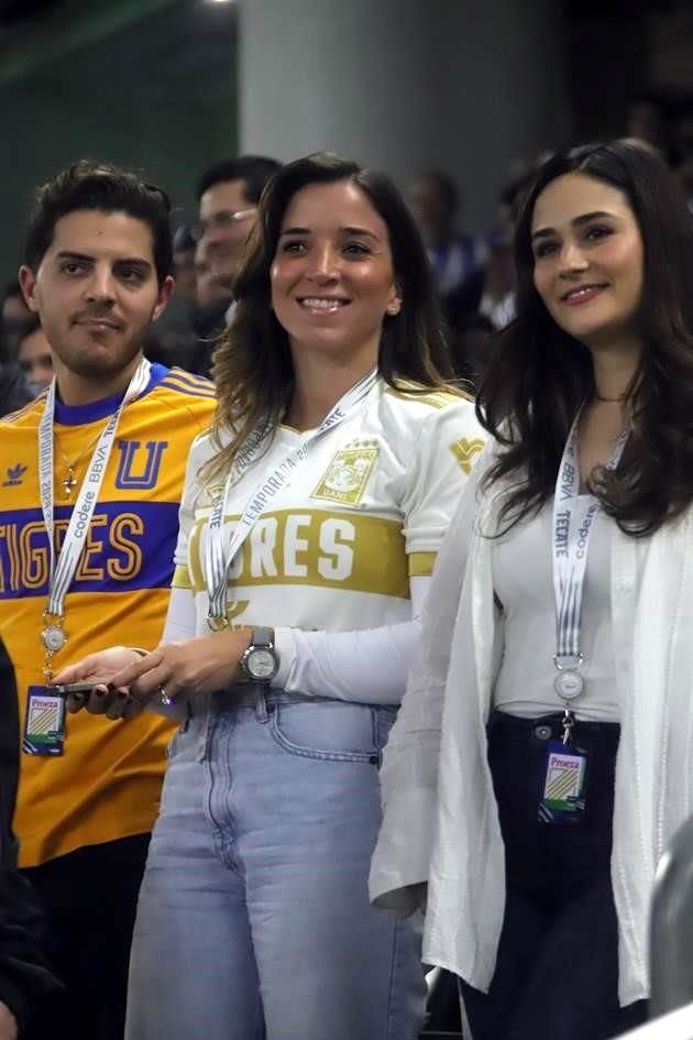 Andrés Llovera, Roberta Treviño y Viviana Zambrano