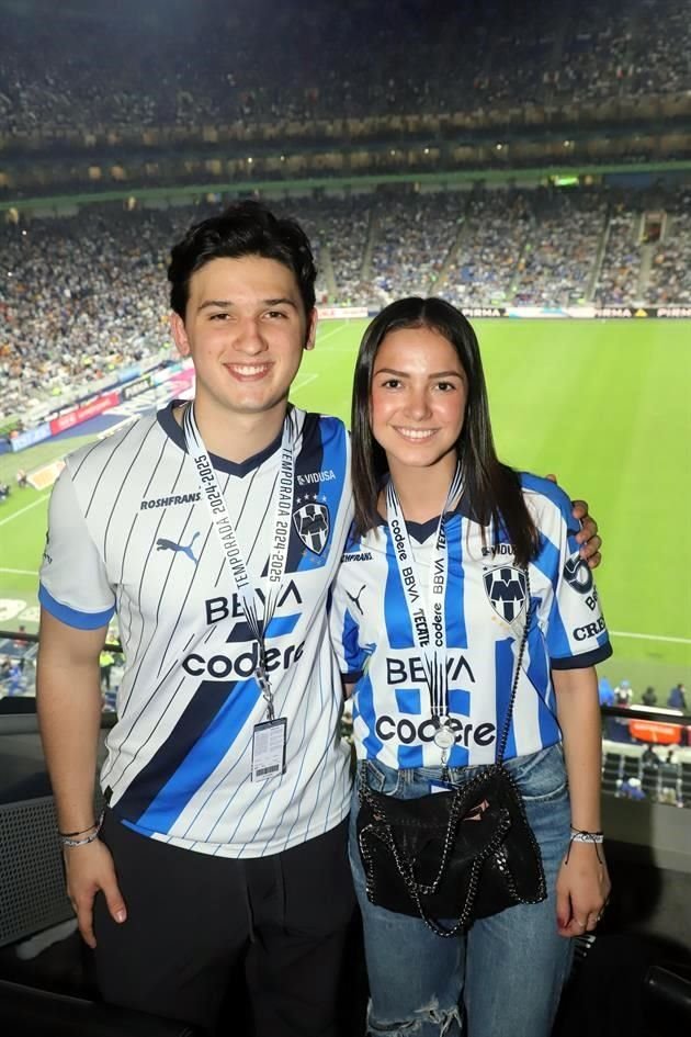 David Fernández y Valeria Cavazos