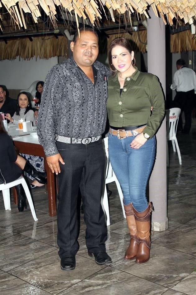 Gregorio Villarreal y Lily Rangel