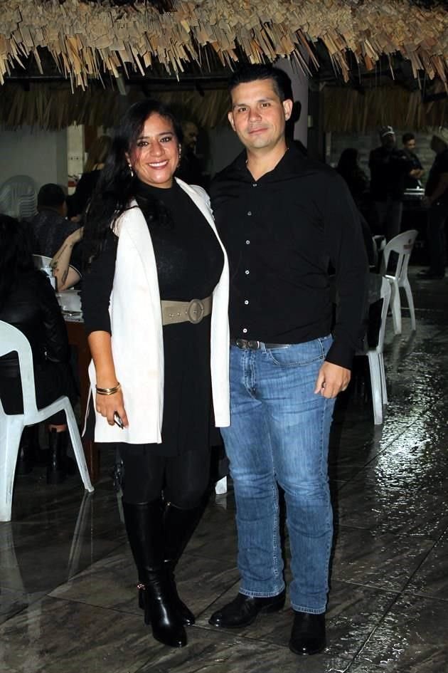 Paola Saavedra y Javier Castro