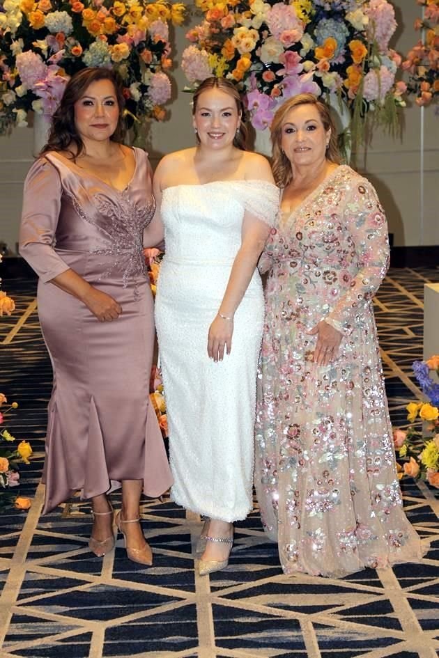 Rosa Nelly Flores de González, Mayela Liliana Morales Caballero y María de Lourdes Caballero de Morales