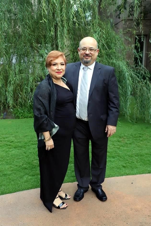 Lourdes Espinosa y Ernesto Guajardo