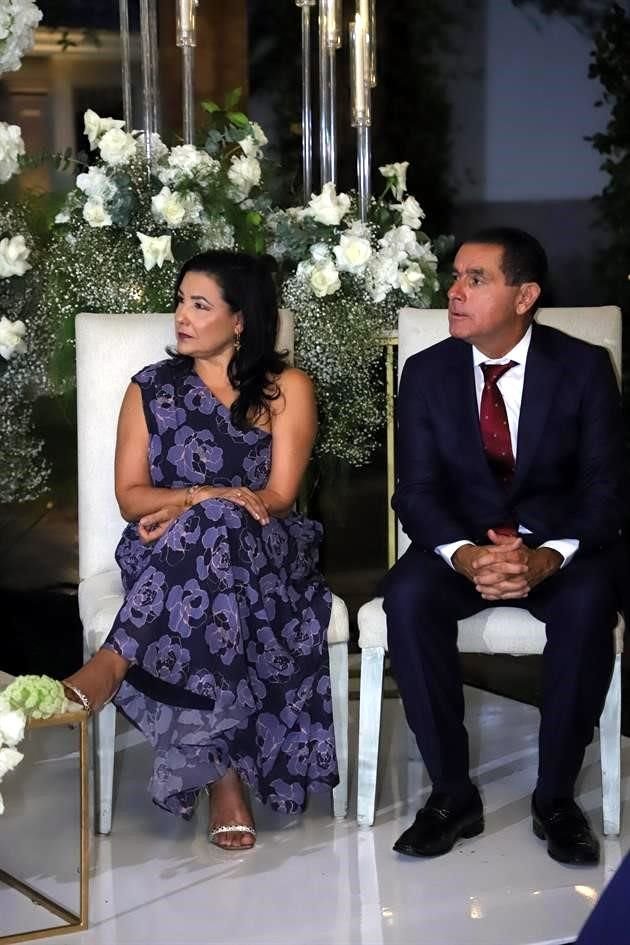 Sandra Sánchez Garza y Manuel Flores Flores