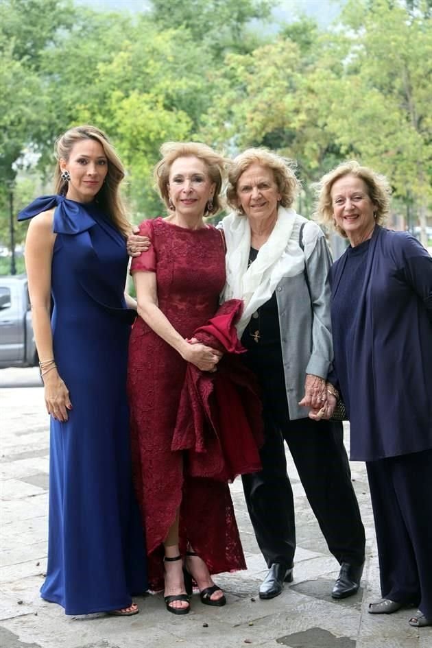 Marcela Garza de Vázquez, Yolanda Santos de Garza, Olga Martínez de Canales y Carmen Martínez de Padilla
