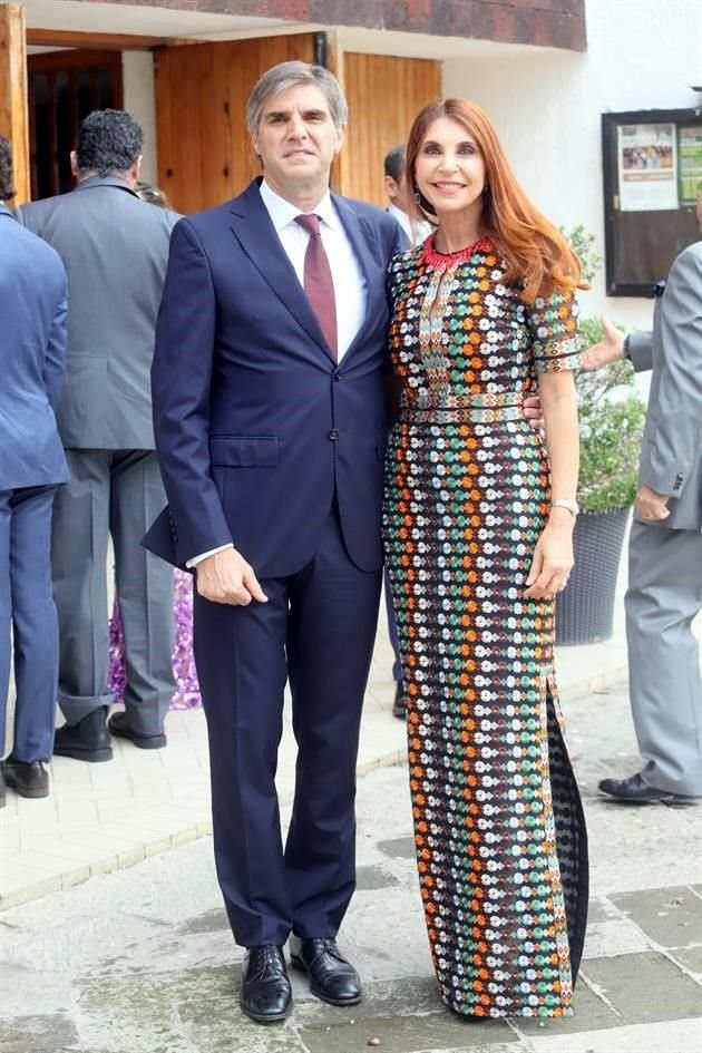 Roberto Martínez y Marina de Martínez