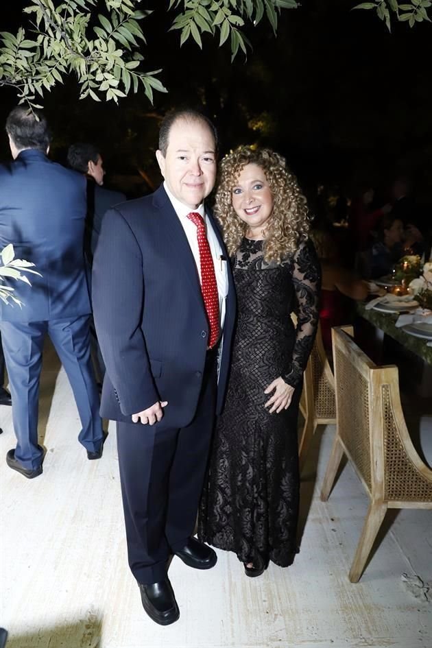 Gerardo Rendón y Miriam González de Rendón