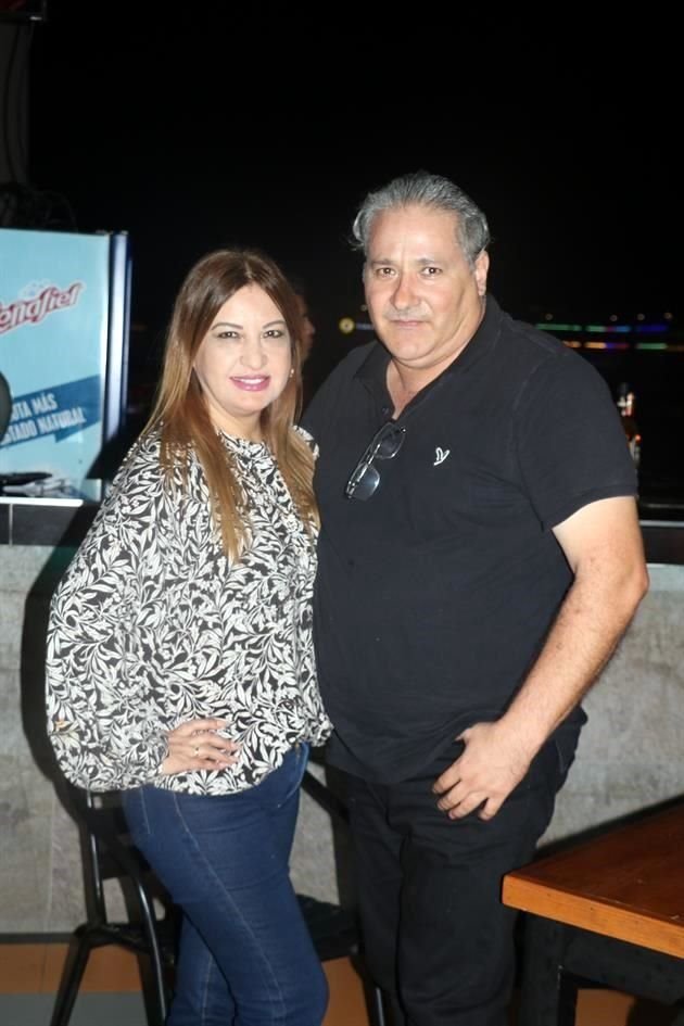 Cristina Álvarez e Israel Villarreal