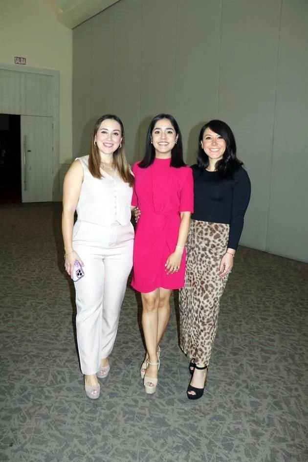 Cecilia Molina, Andrea Zúñiga y Karen Villegas