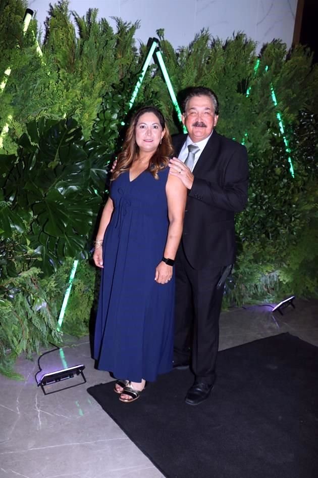 Nelly Villarreal y Leonardo Elizondo