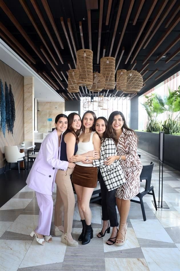 Mariana Páez, Diana Loya, Anilú Valdez, Yazmín Villarreal y Fanie García