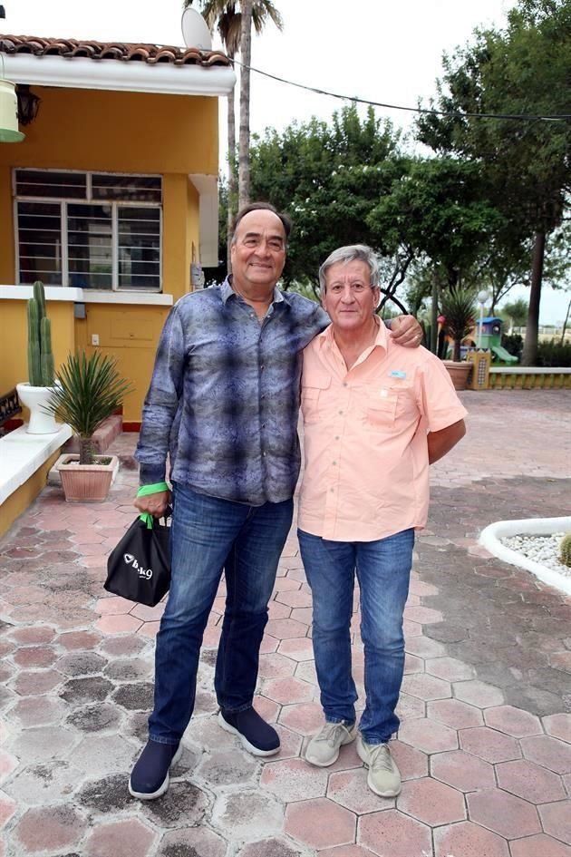 Tony Drexel y Arnoldo Sáenz Guerra