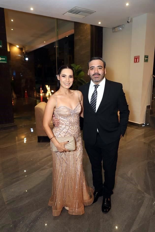 Erika Tavera y Roberto Tamayo