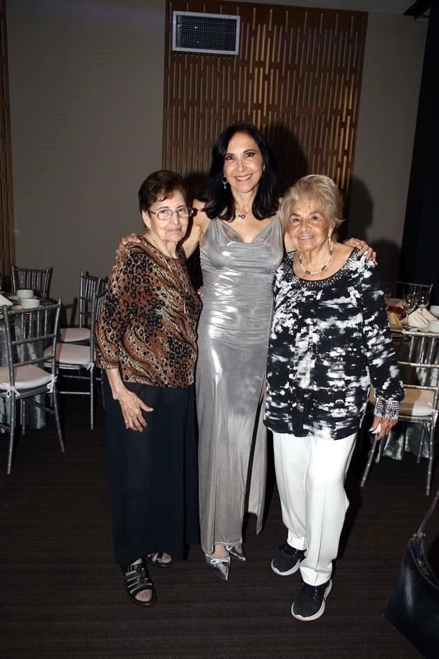 Silvia Arenas, Gaby González y Ana Rosa Arenas