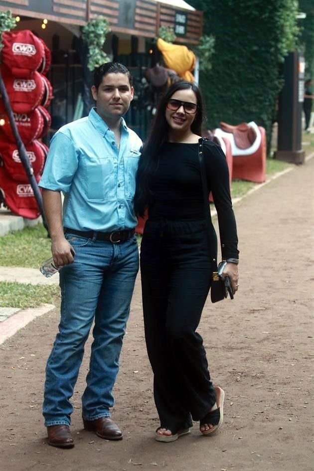 Alejandro Leal y Alexa Vázquez