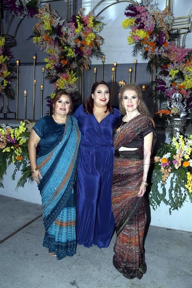 Silvia González, Marcela Olivares y Adalia Salinas