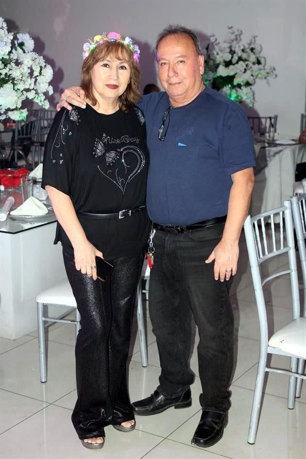 Ofelia Saavedra y Jesús Torres