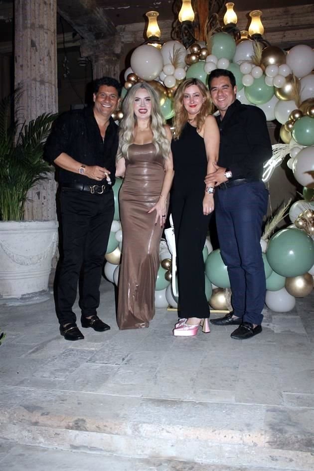 Óscar Nelson Cruz, Rosario Ayala de Cruz, Mónica Rodríguez y Adrián Falcón