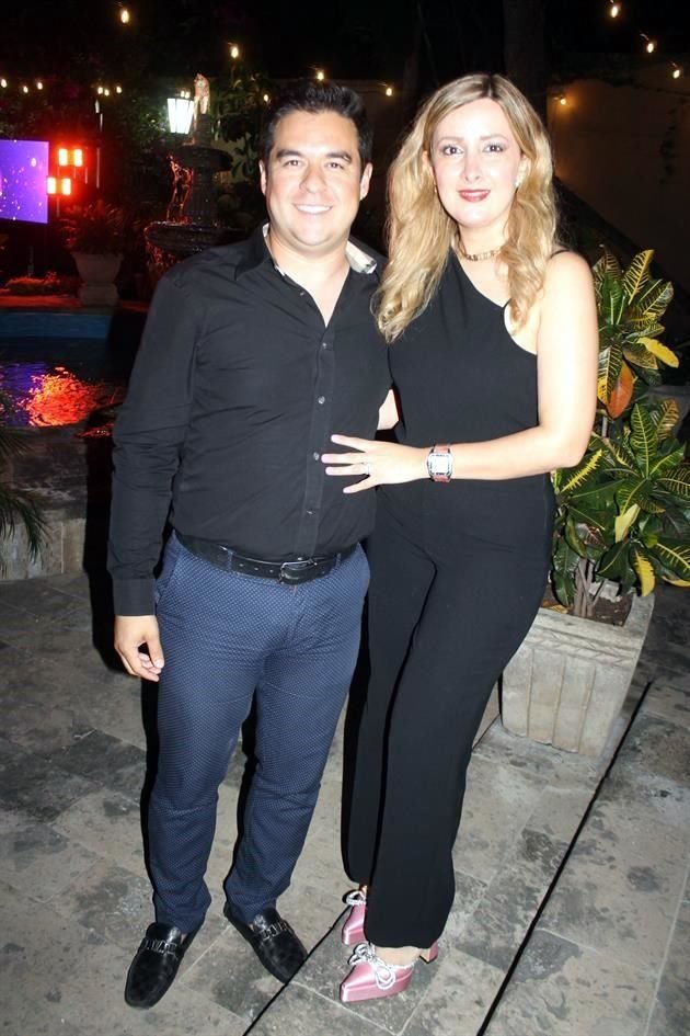 Mónica Rodríguez y Adrián Falcón