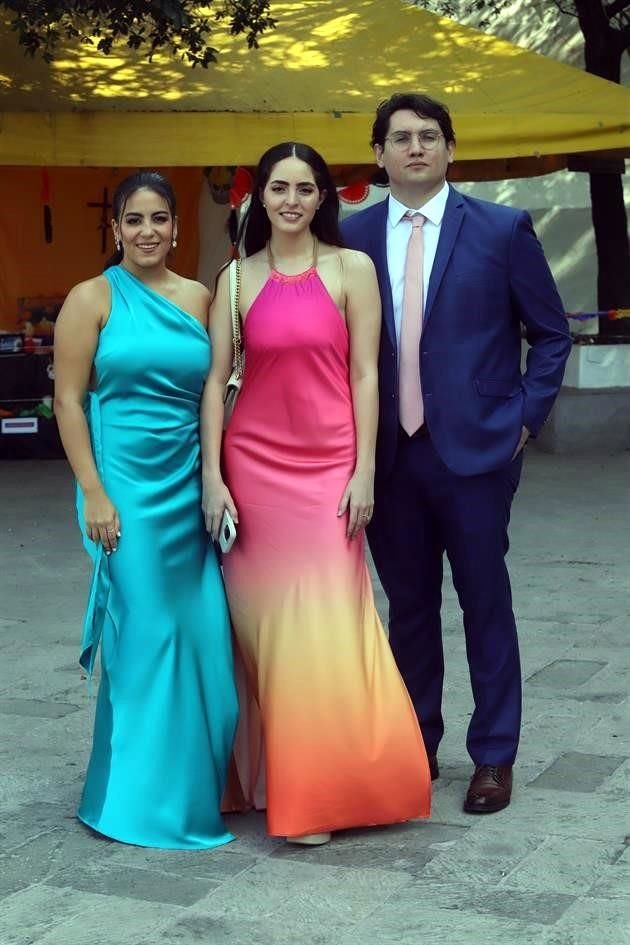 Elisa Cantú, Ana Sofía Treviño y Mauricio Ortiz