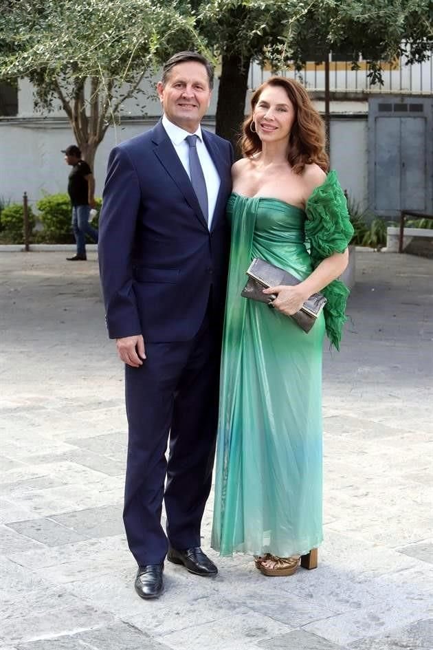 Alexander Lenoir y Claudia Escobar