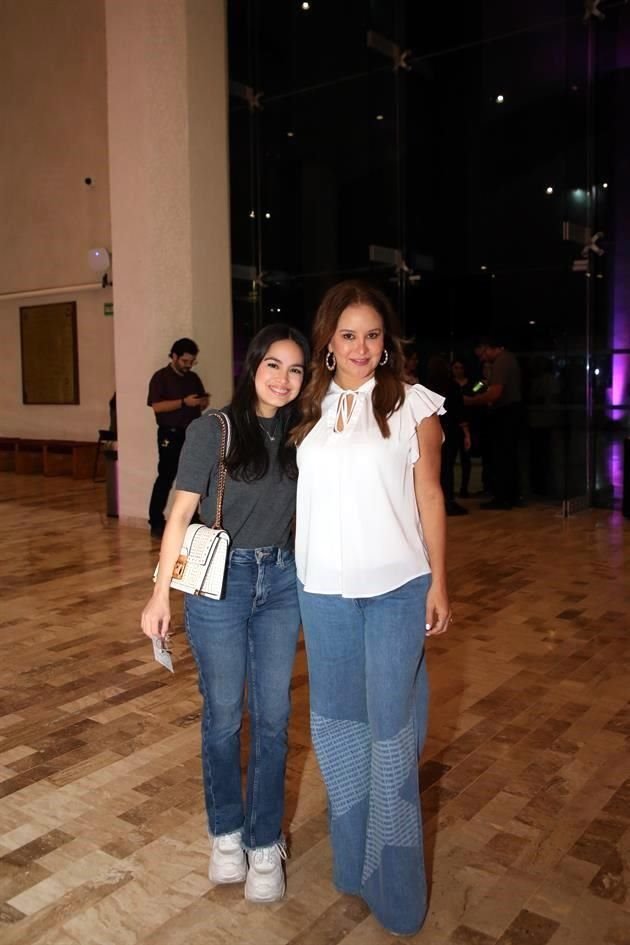 Ana Fernanda García y Alexandra Guadiana de García