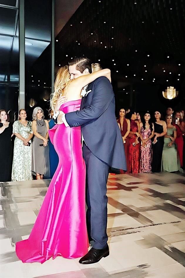 EL NOVIO CON SU MAMÁ. Susana Altamirano Fosado