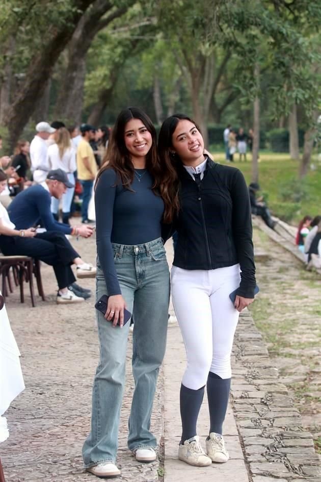 Valentina Romo y María Teresa Anaya