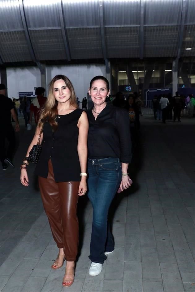 Alejandra Santos y Karla Cantú