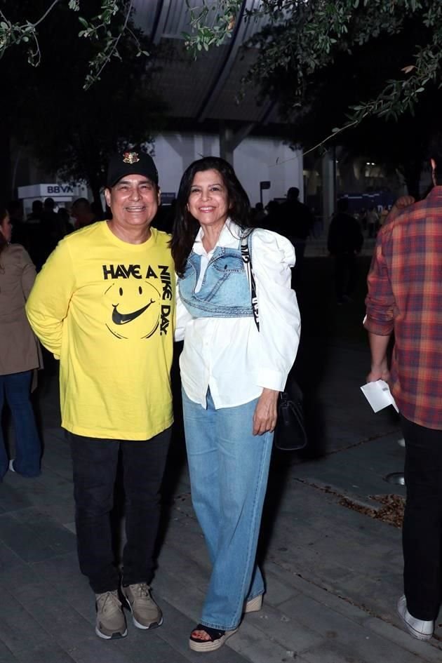 Héctor Rocha Salinas y Rosa Nelly Flores de Rocha