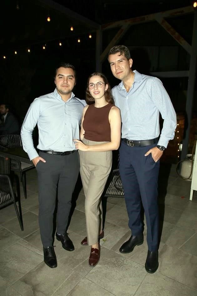 Gustavo Rosiles, Ximena Williams y Alejandro Charur