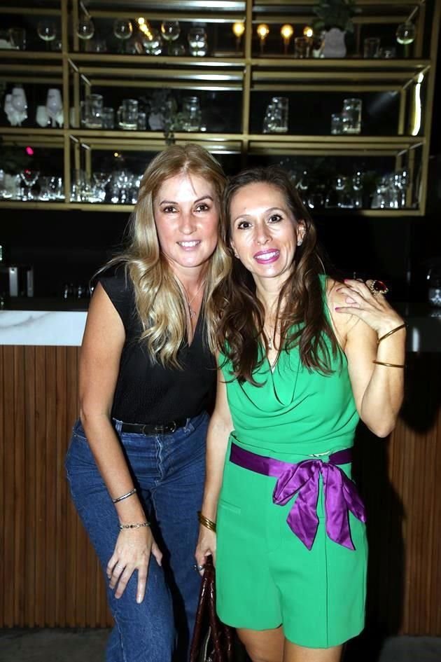 Elsa Peña y Claudia Valdés