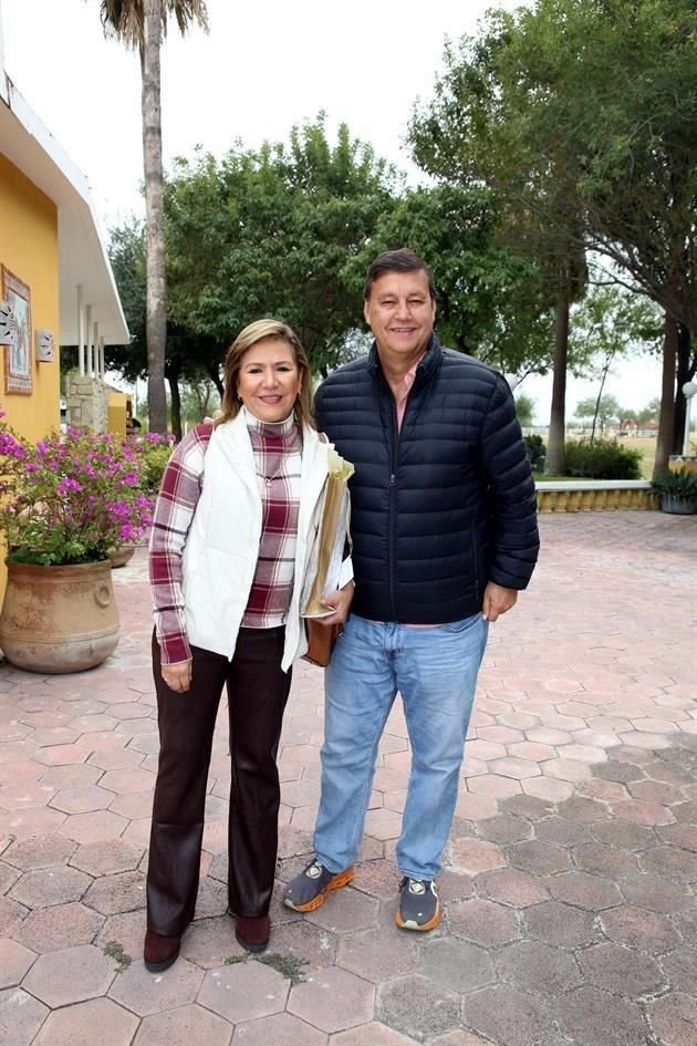 María del Socorro de Garza y Héctor Garza