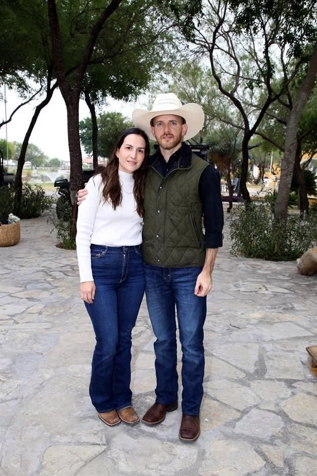 Adriana Carillo y Ángel Montemayor