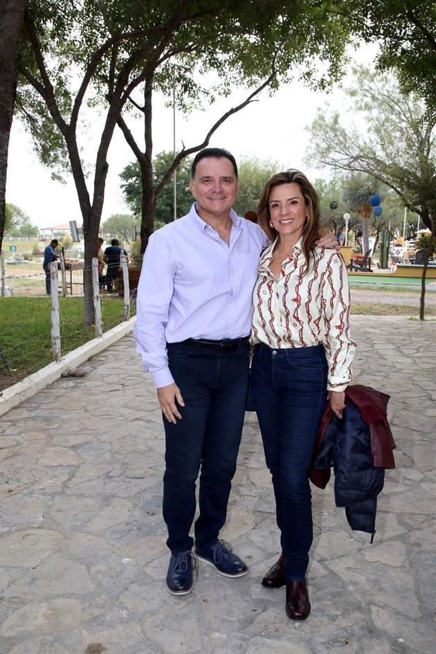 Mario Gámez y Lorena de Gámez