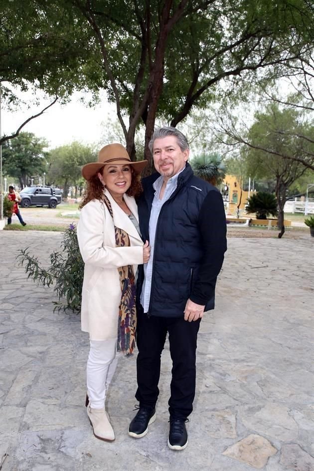 Patricia Cortés de Hinojosa y Carlos Hinojosa