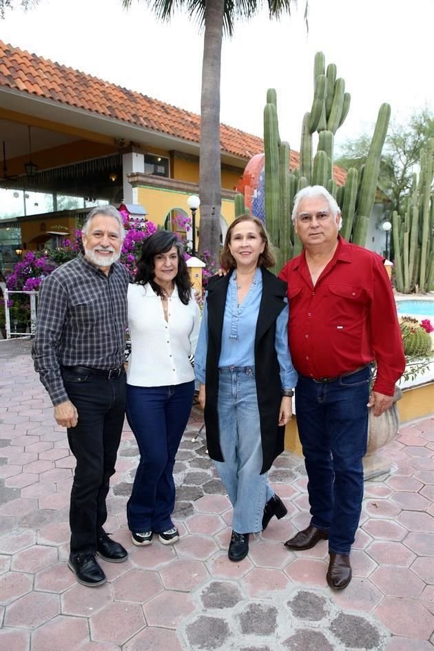 Luis Homero Cañamar, Josefa Vega, Nena Guerra y Jorge Cañamar